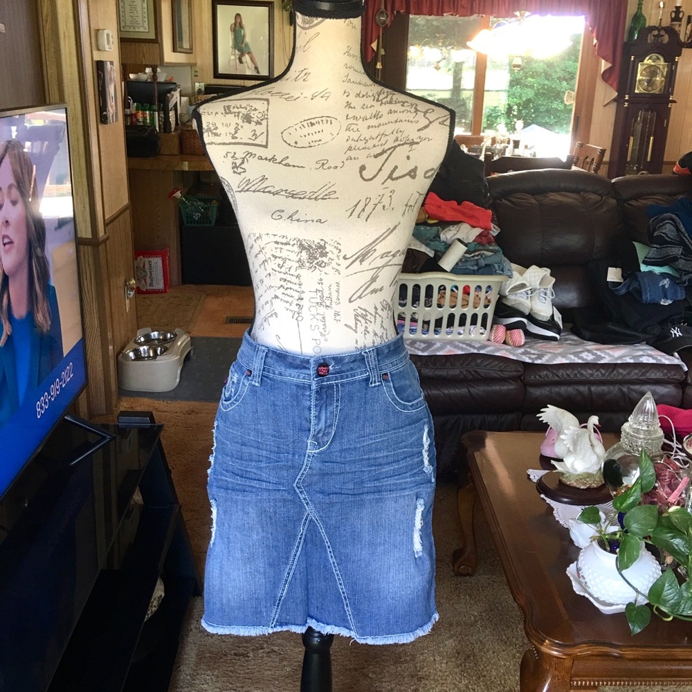 Women’s denim distressed plus size skirt
